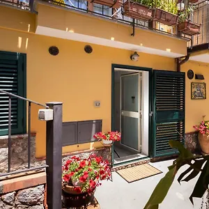 Giulia 3*, Taormina Italië